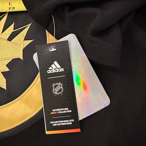 Hellebuyck Hockey Jersey - Picture 4 of 5